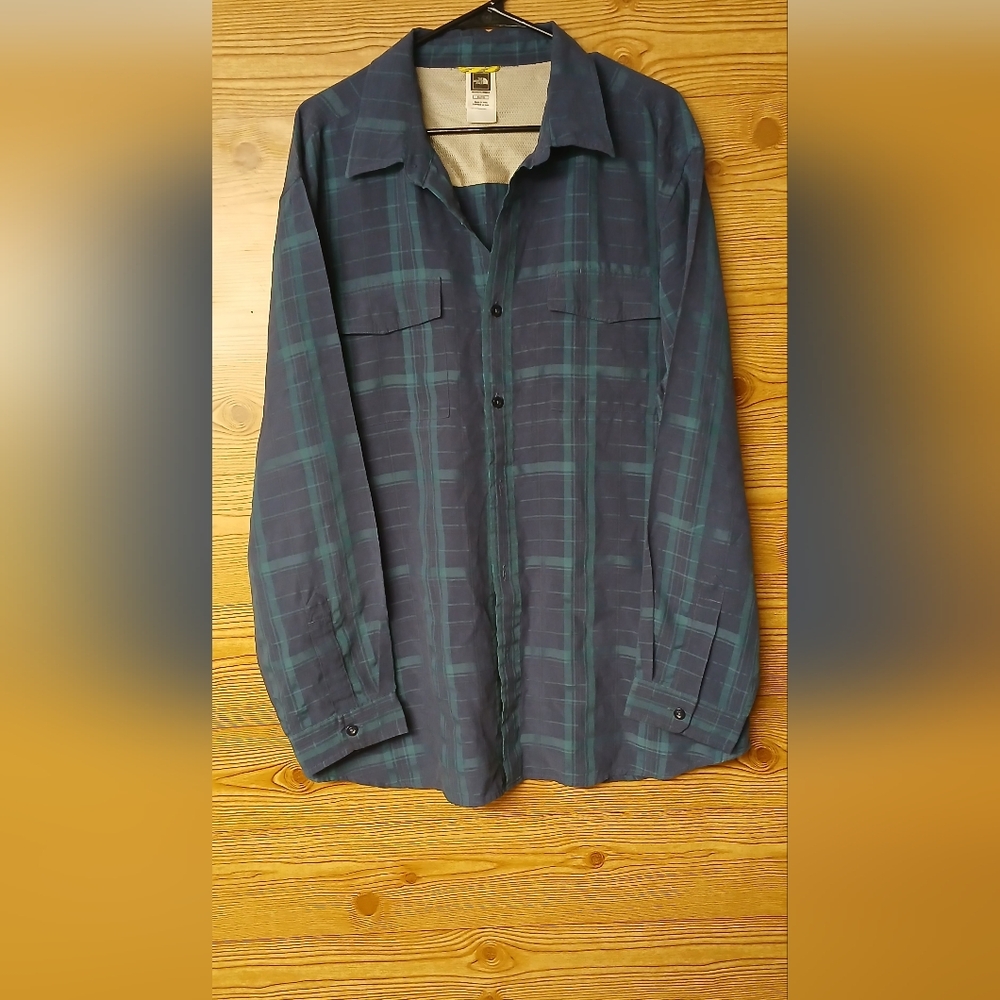 Northface Men's Green Button Down shirt.